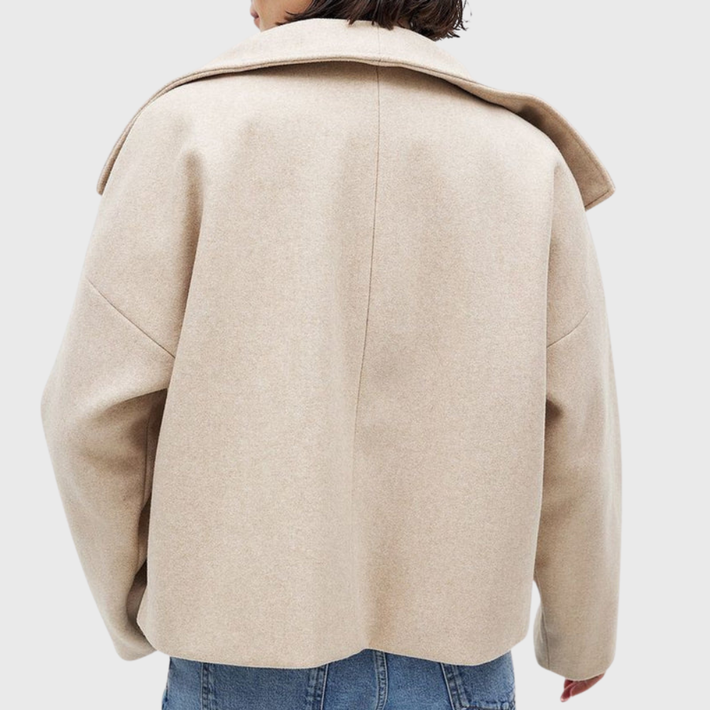 Veste courte croisée à larges revers — Amielle Paris