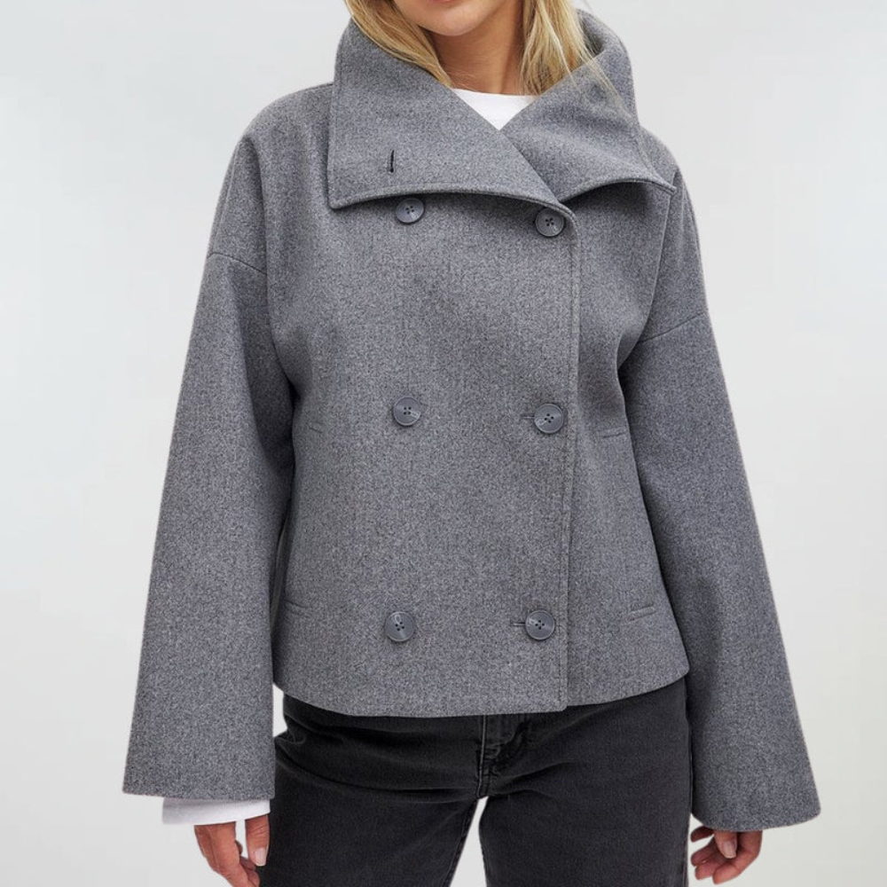 Veste courte croisée à larges revers — Amielle Paris