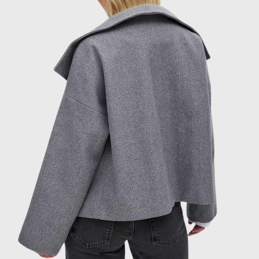 Veste courte croisée à larges revers — Amielle Paris