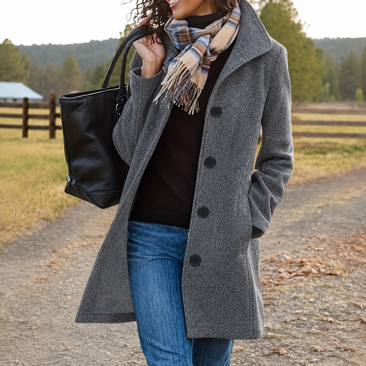Elara — Manteau boutonné à col classique — Amielle Paris