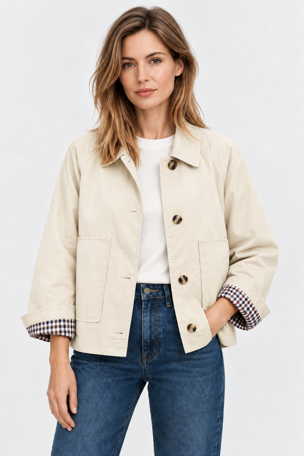 Veste courte en gabardine à poches plaquées — Amielle Paris