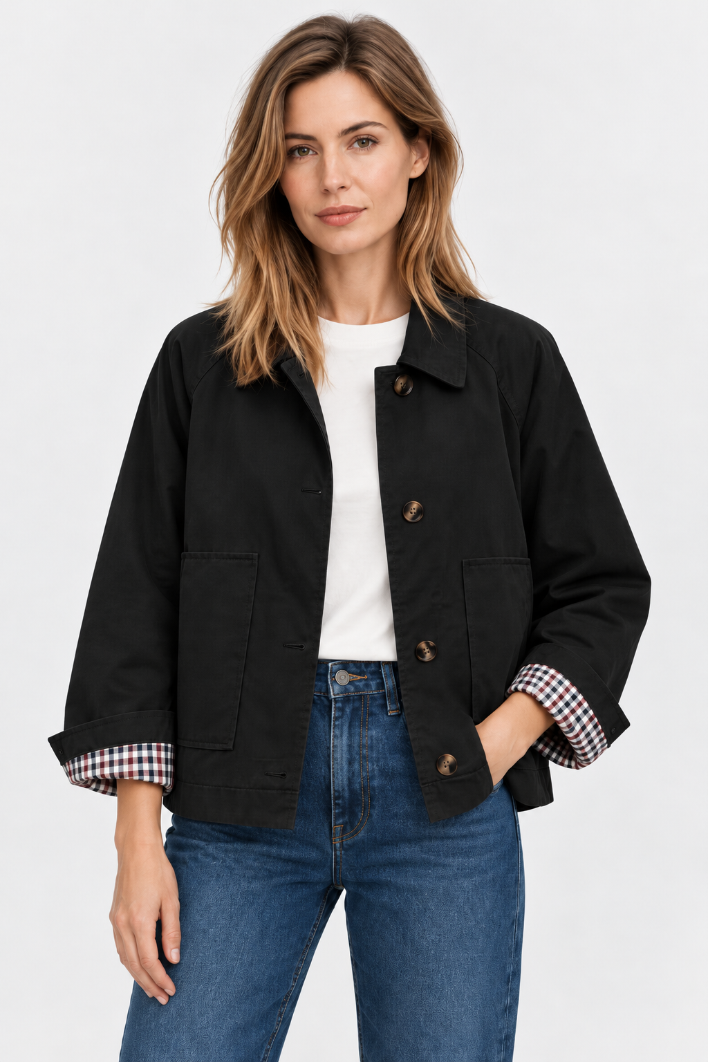 Veste courte en gabardine à poches plaquées — Amielle Paris