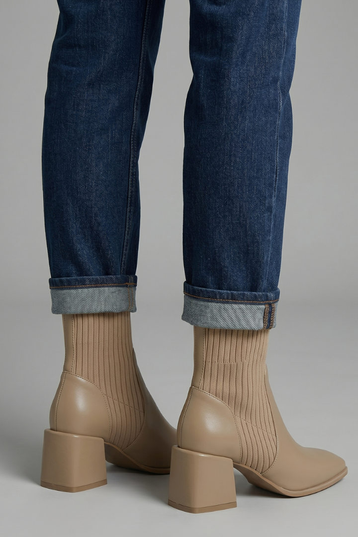 Bottines chaussettes à talon bloc et bout pointu — Amielle Paris