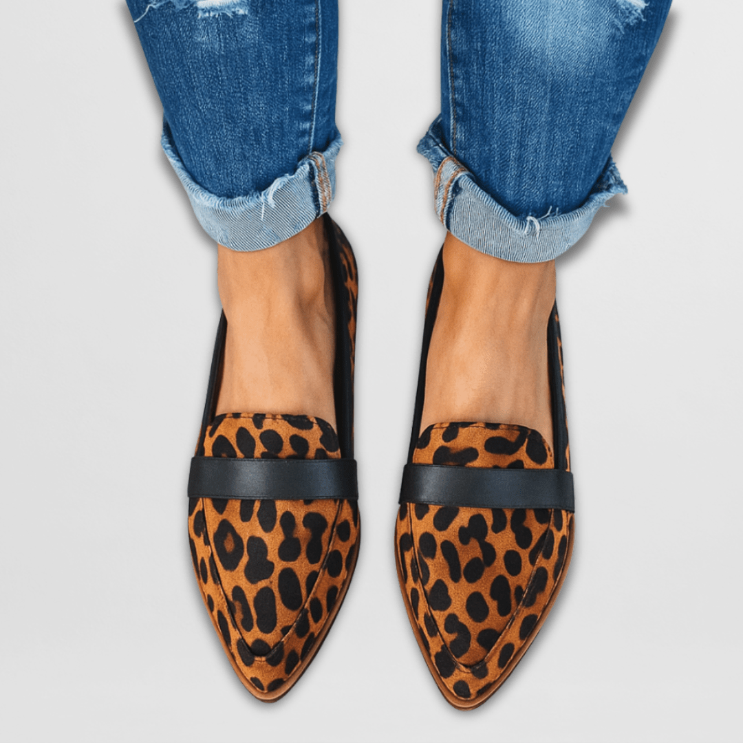 Mocassins plats à bout pointu et patte sur le dessus — Amielle Paris