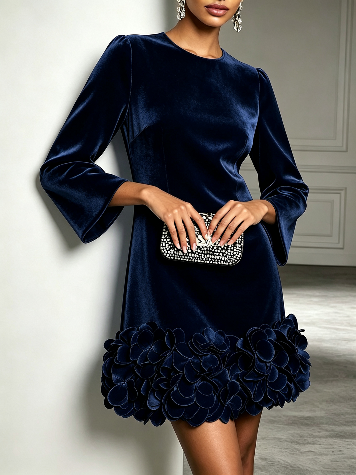 Robe courte en velours à détails roses — Amielle Paris