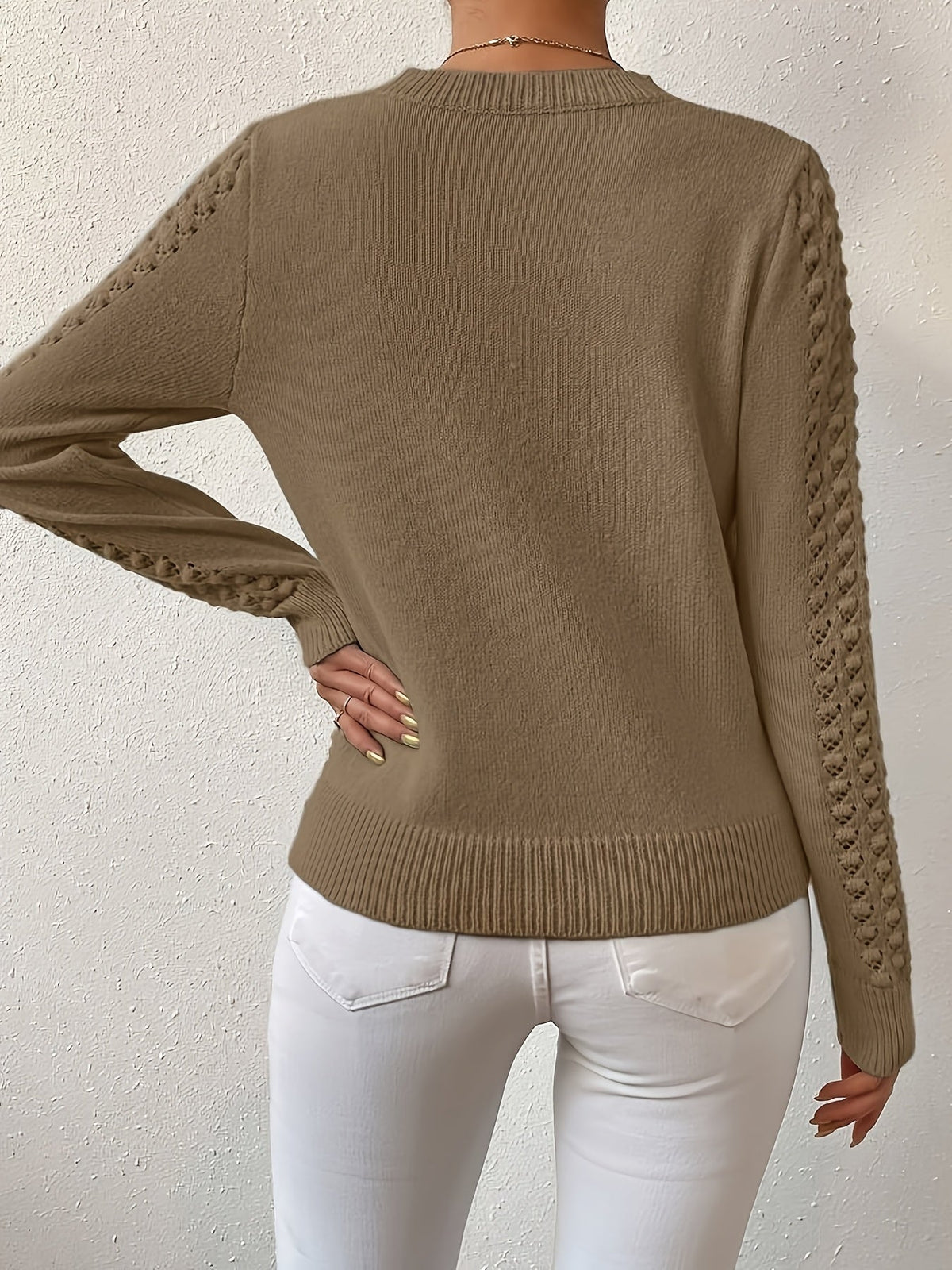 Pull ajouré à col rond et détails en dentelle — Amielle Paris