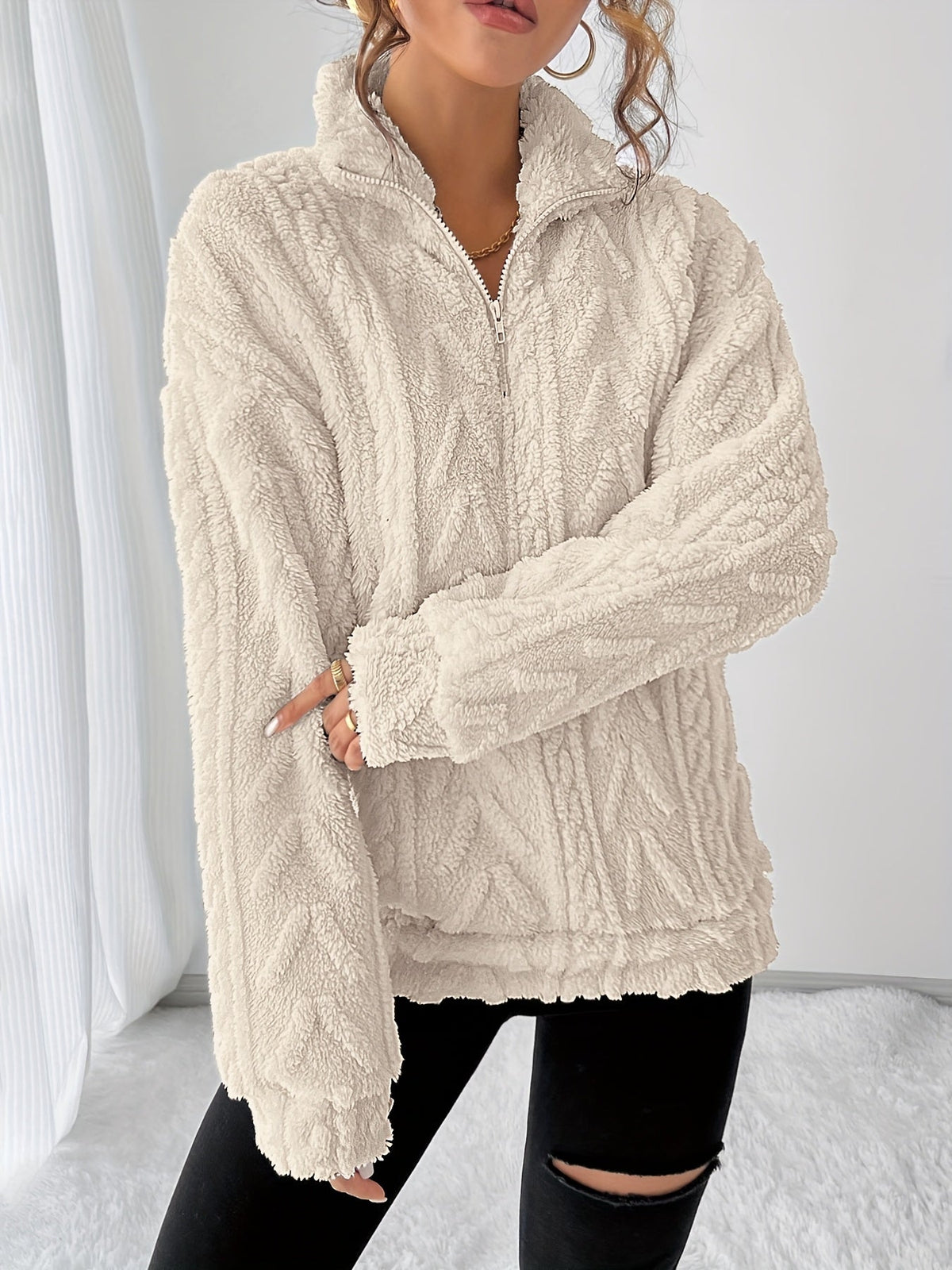 Pull à torsades et texture duveteuse — Amielle Paris