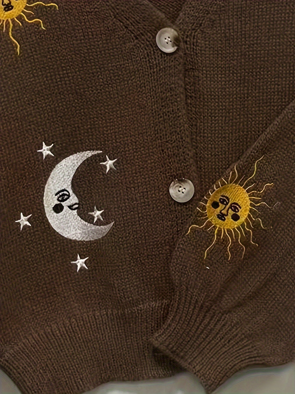 Nadia | Gilet brodé de soleils, lunes et étoiles — Amielle Paris