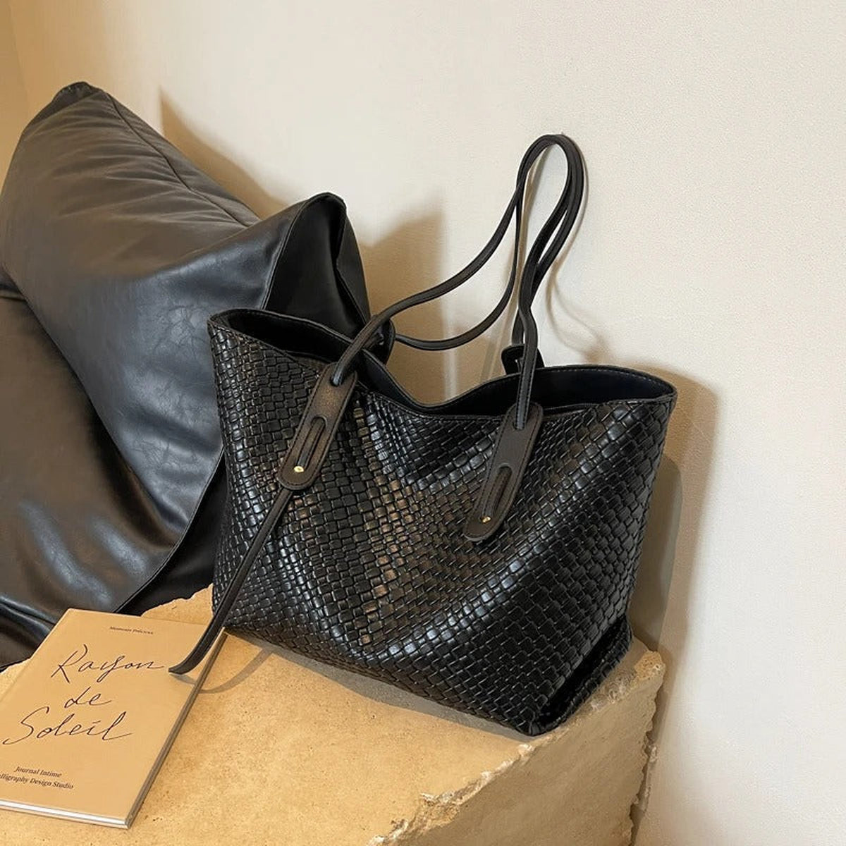 Lora | Sac cabas tressé en cuir vegan