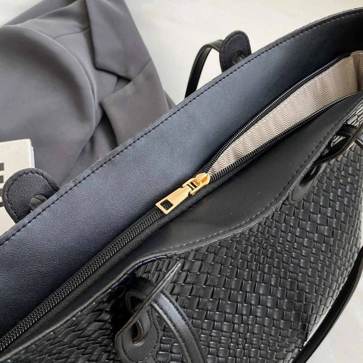 Lora | Sac cabas tressé en cuir vegan