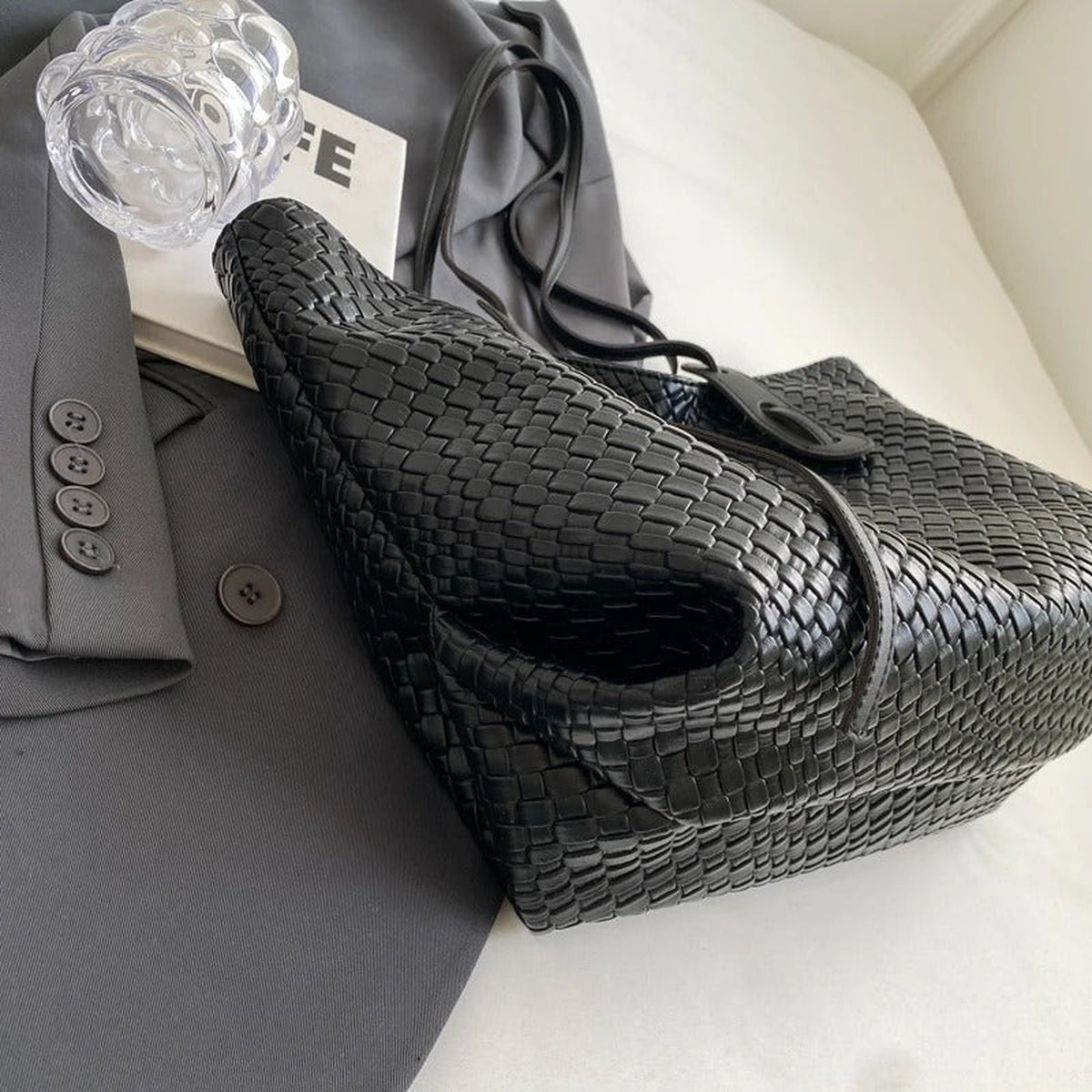 Lora | Sac cabas tressé en cuir vegan