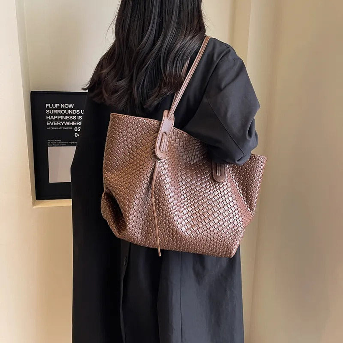 Lora | Sac cabas tressé en cuir vegan