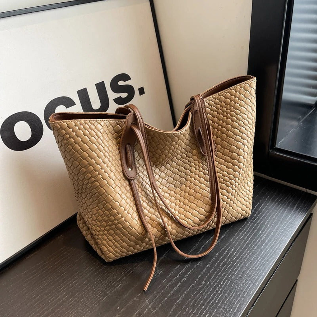 Lora | Sac cabas tressé en cuir vegan