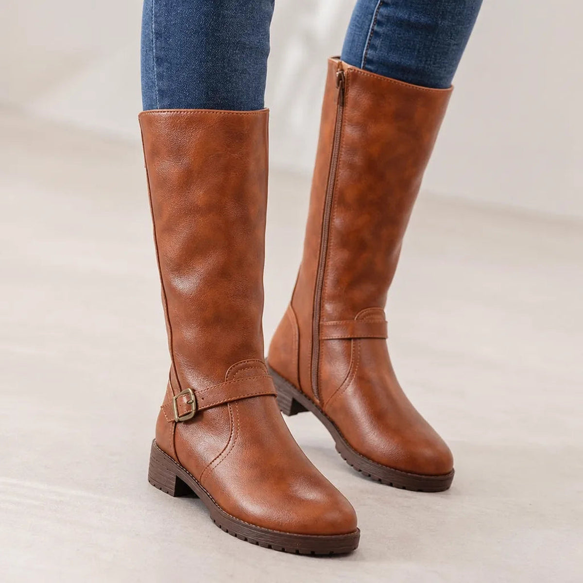 Bottes hautes à boucle et semelle crantée