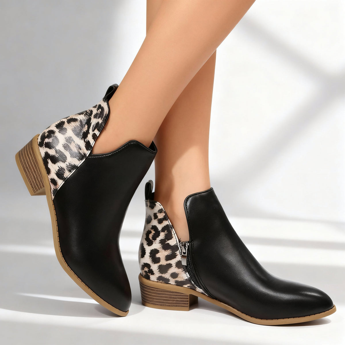 Bottines léopard à talon bas