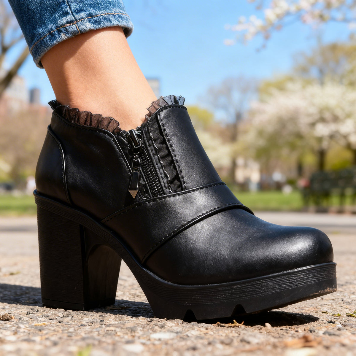 Violaine | Bottines plateforme à détail dentelle