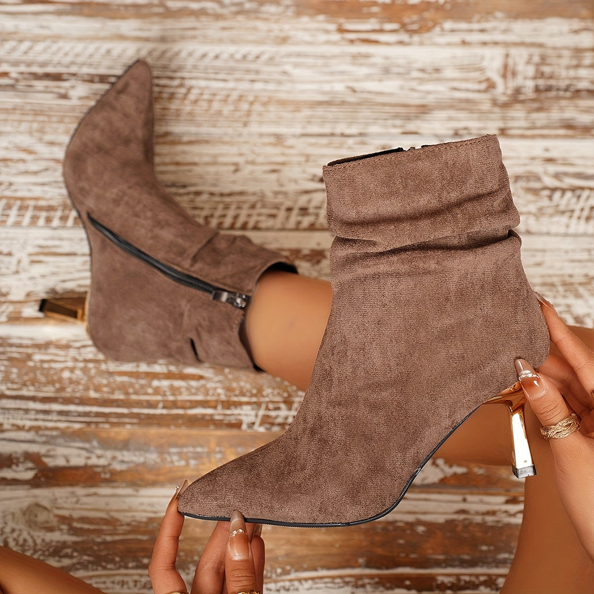 Amélie | Bottines effet suédé à talon doré