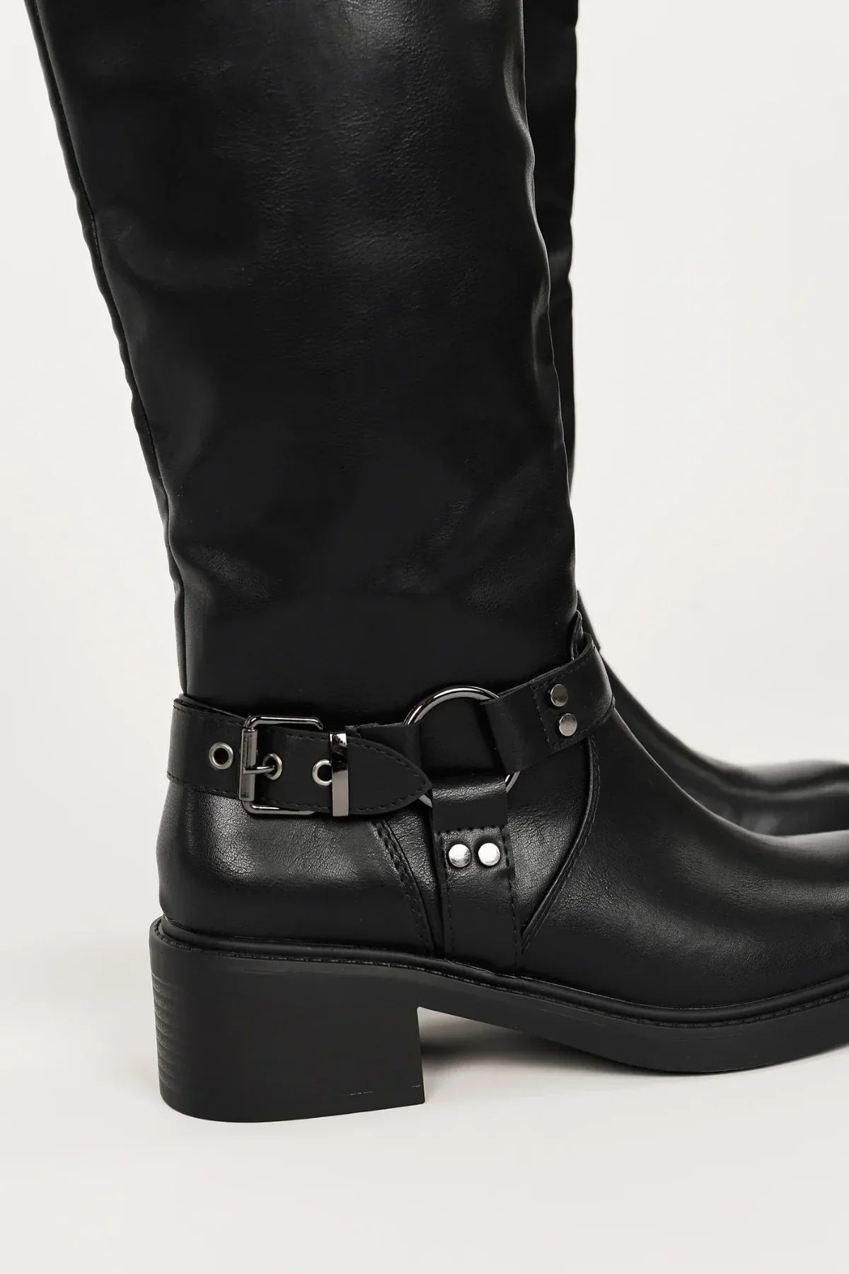 Bottes style équestre à boucles