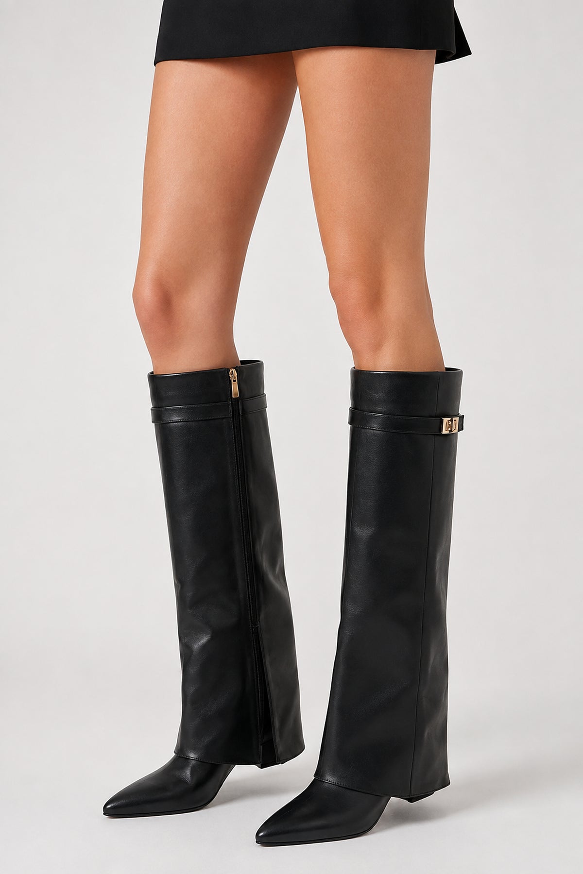 Bottes hautes à rabat et chaîne dorée