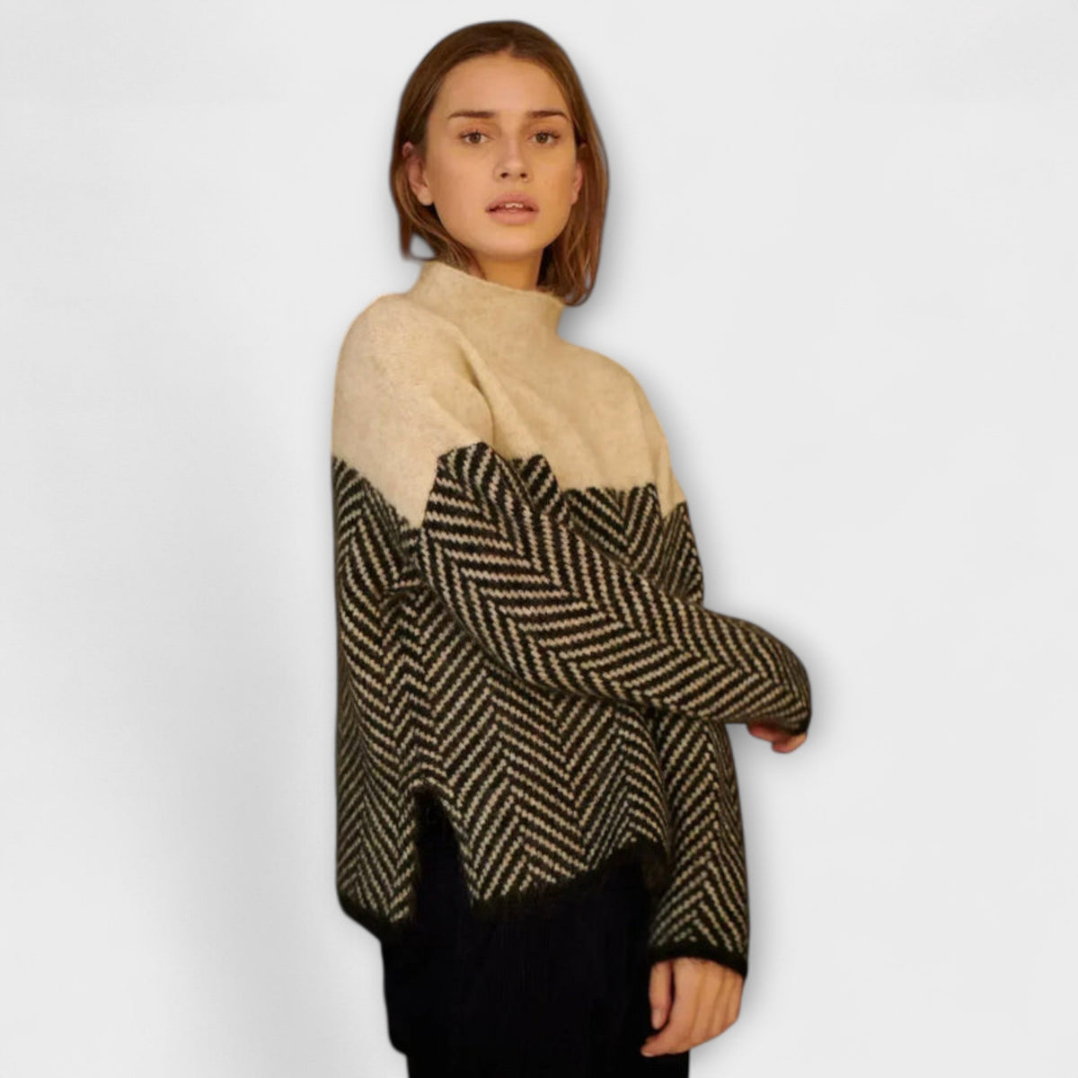 Agathe | Pull brun à col roulé et chevrons