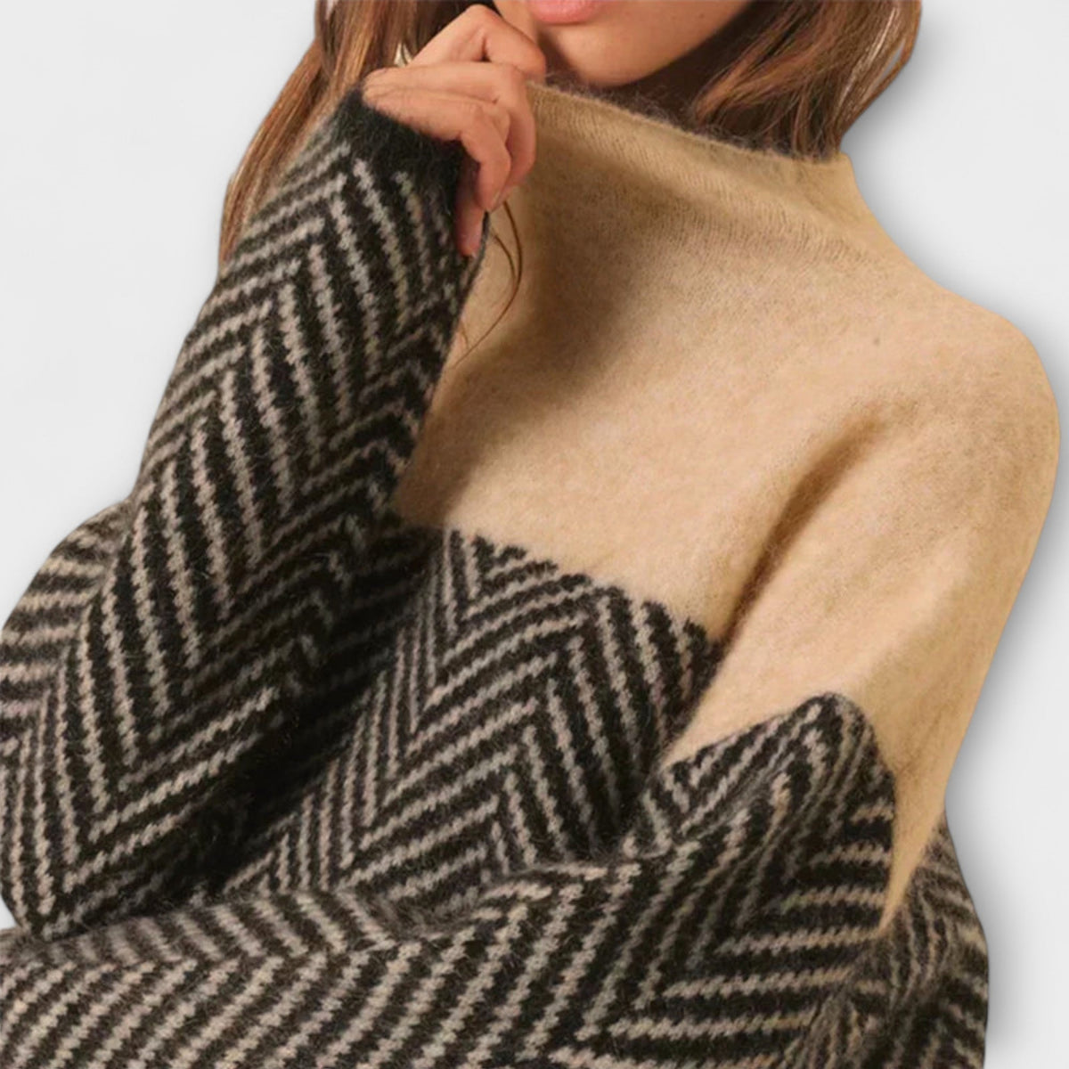 Agathe | Pull brun à col roulé et chevrons
