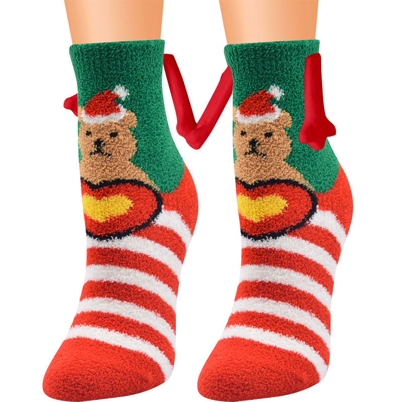 Chaussettes duveteuses de Noël à détails aimantés — Amielle Paris