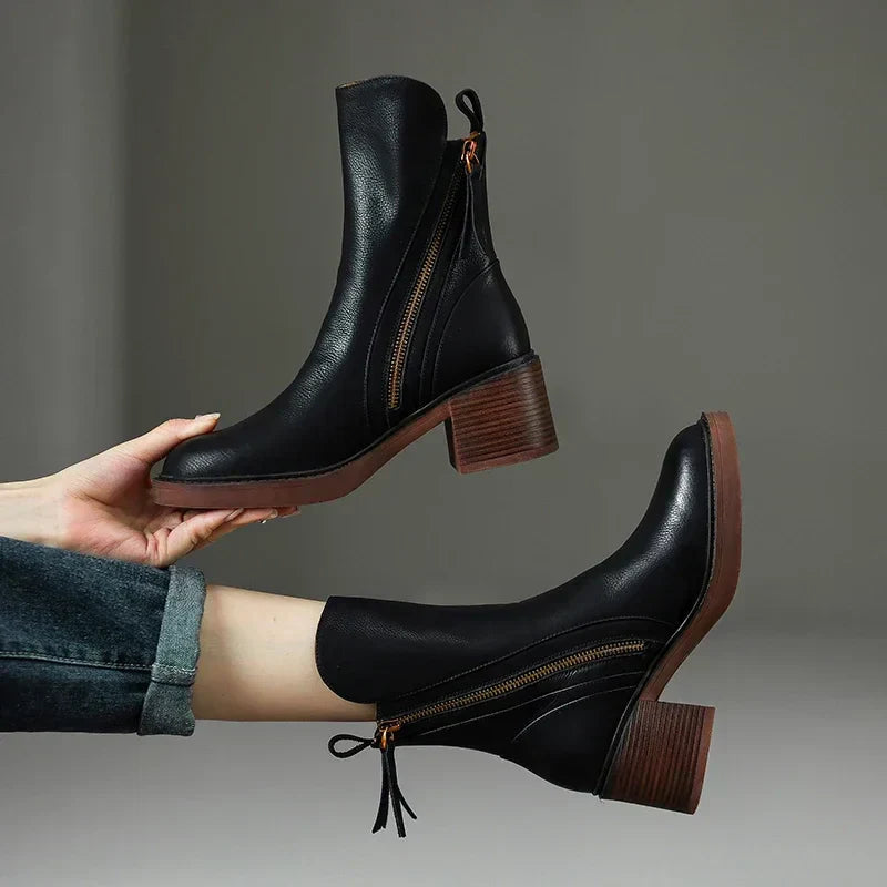 Bottines zippées à talon carré — Amielle Paris