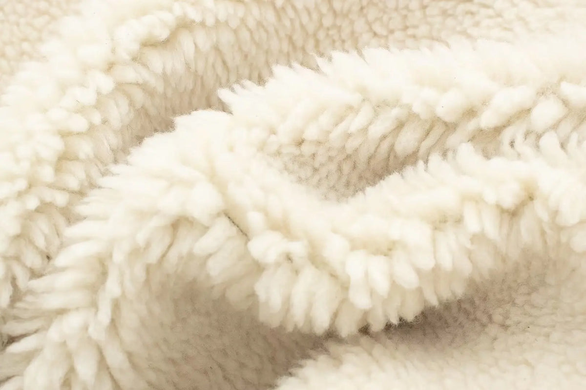 Veste ample effet peluche à bordures contrastées — Amielle Paris