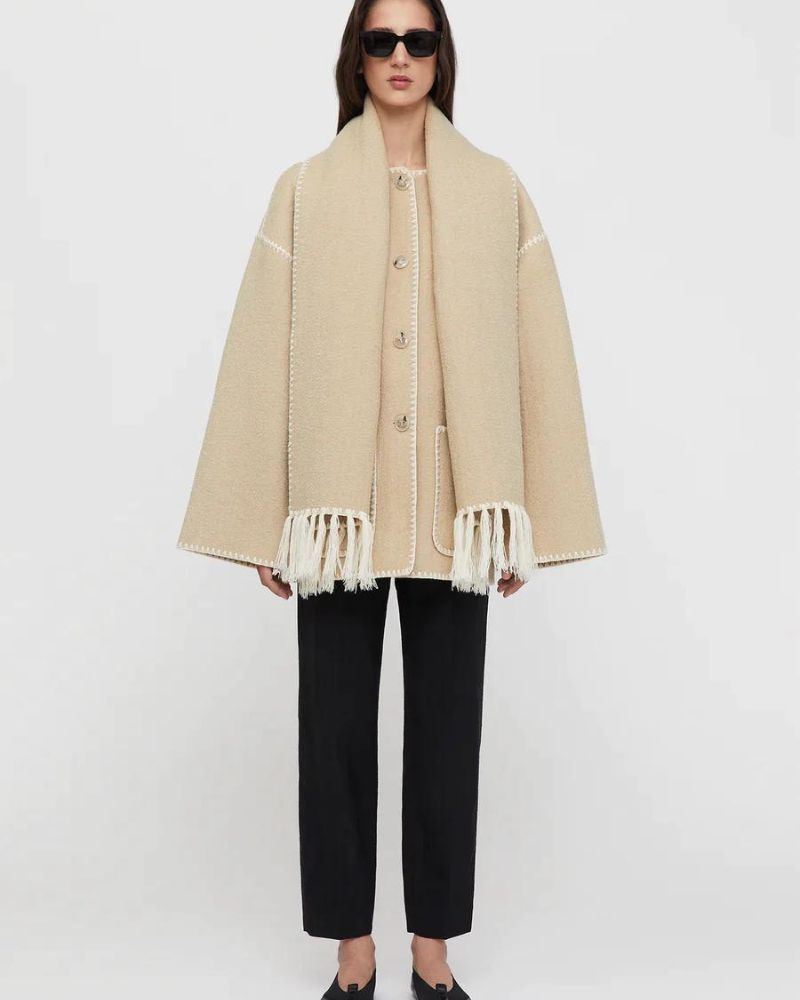 Freya | Veste cape en laine à franges — Amielle Paris