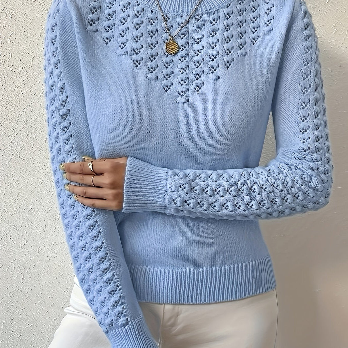 Pull ajouré à col rond et détails en dentelle — Amielle Paris