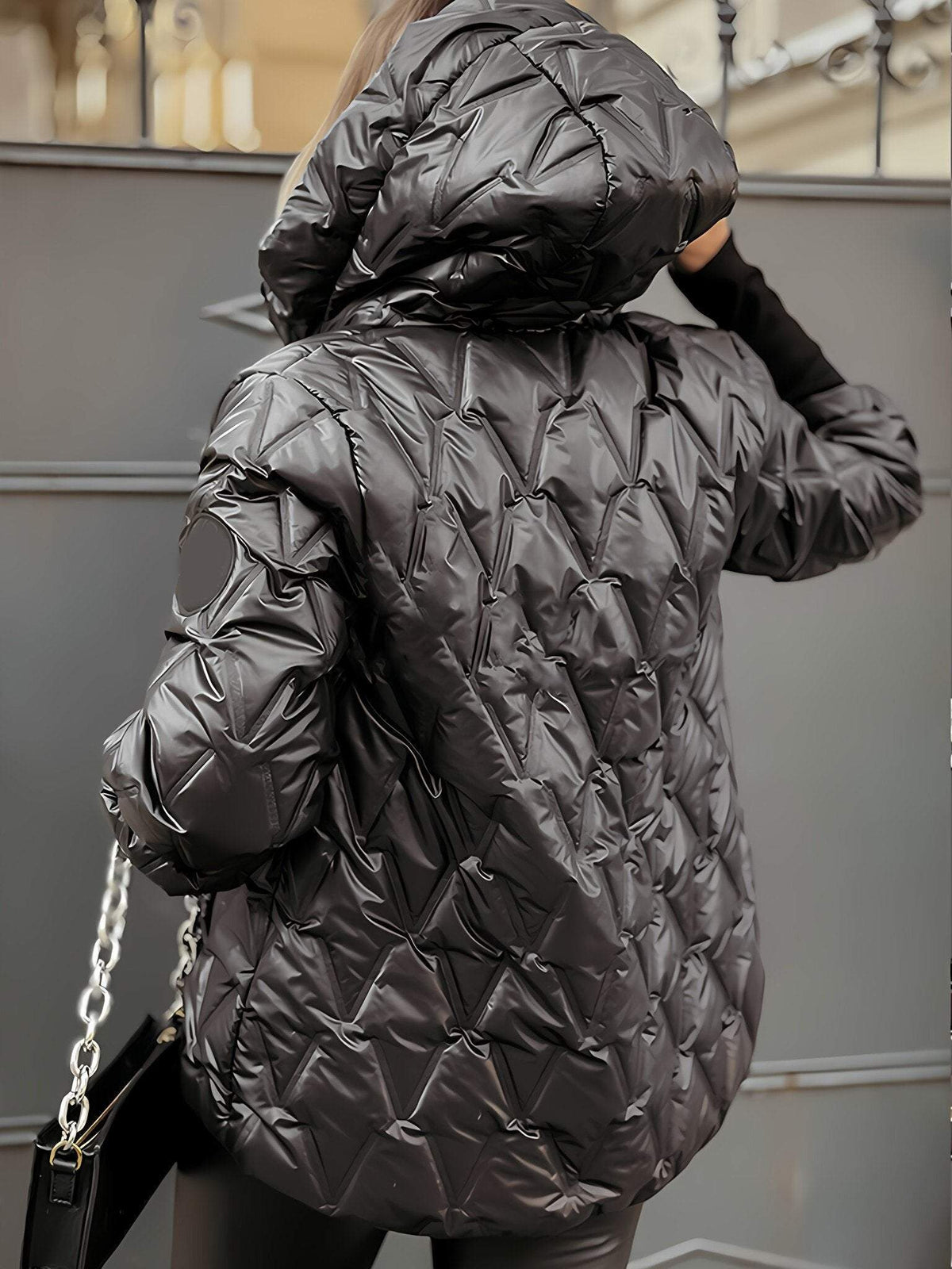 Avery — Veste matelassée texturée à capuche — Amielle Paris