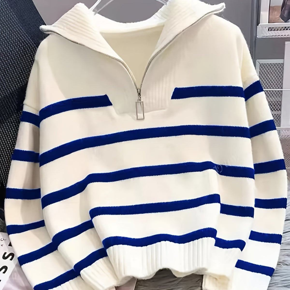 Perrine | Pull rayé à col partiellement zippé — Amielle Paris