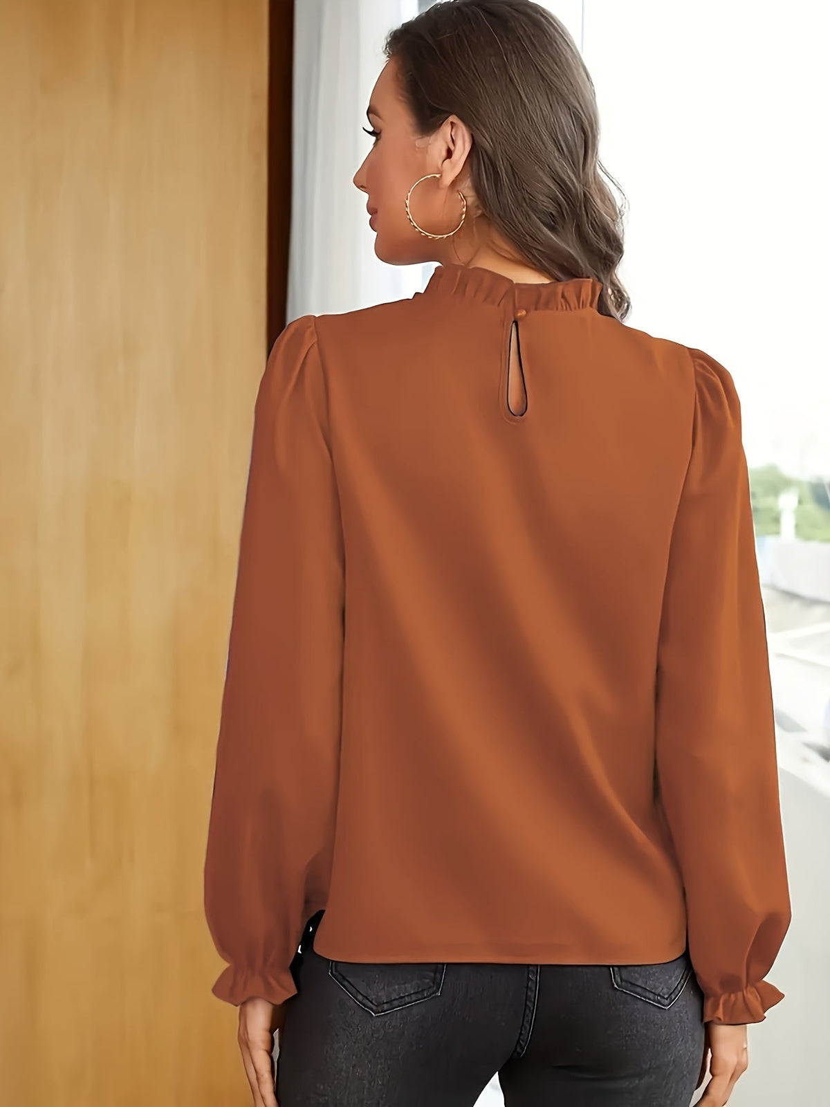 Cosette | Blouse à col volanté et manches bouffantes — Amielle Paris
