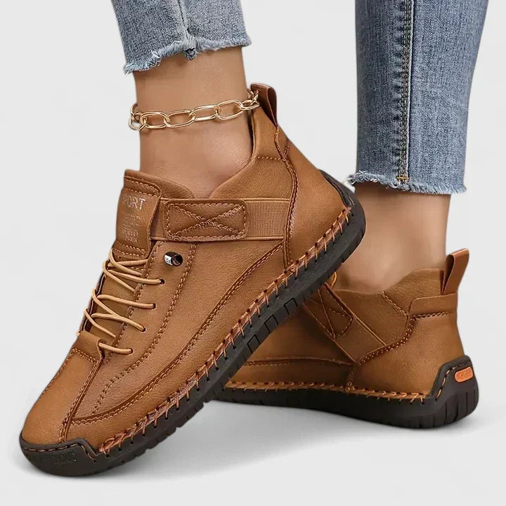Chaussures à lacets et coutures apparentes — Amielle Paris