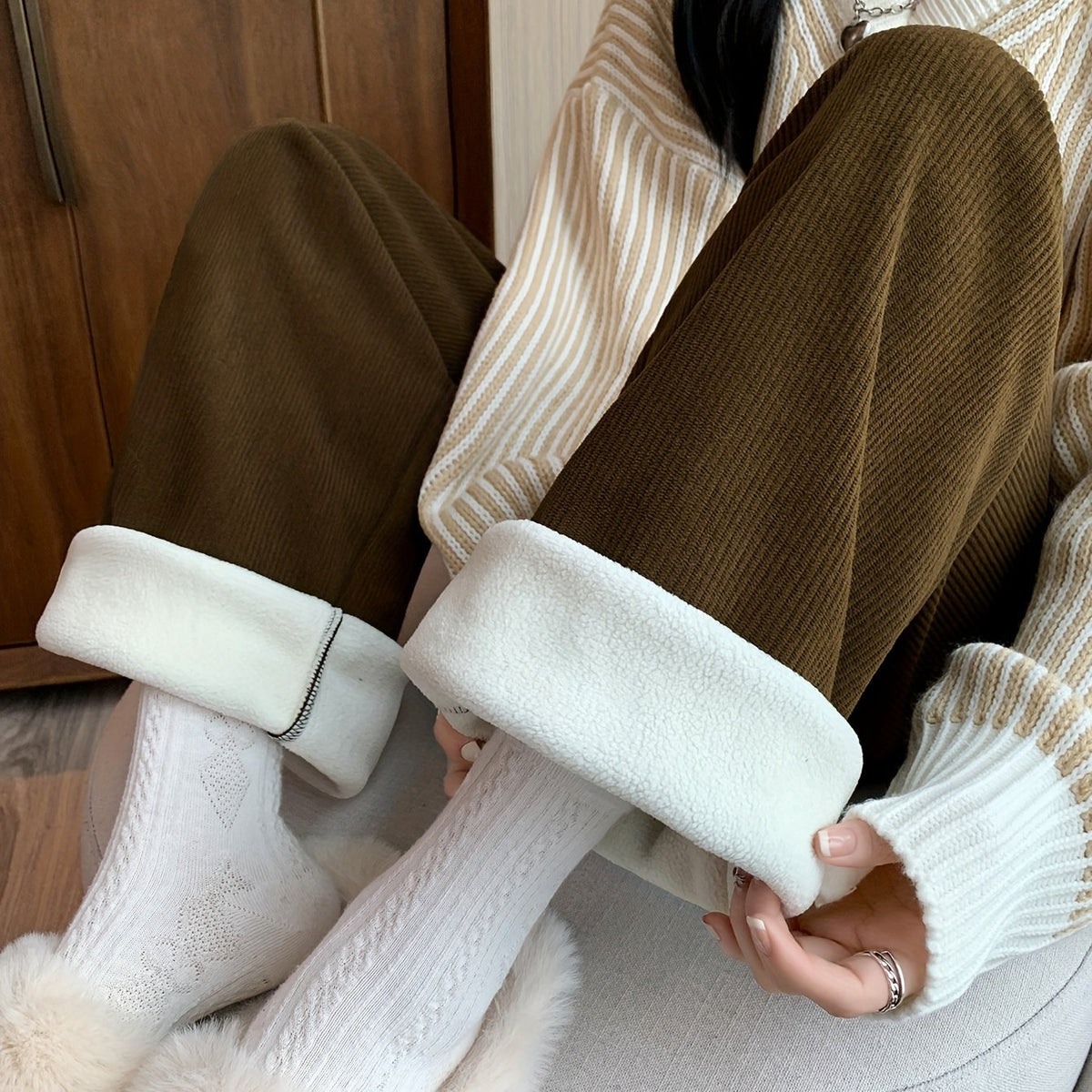 Pantalon large en velours à revers duveteux — Amielle Paris