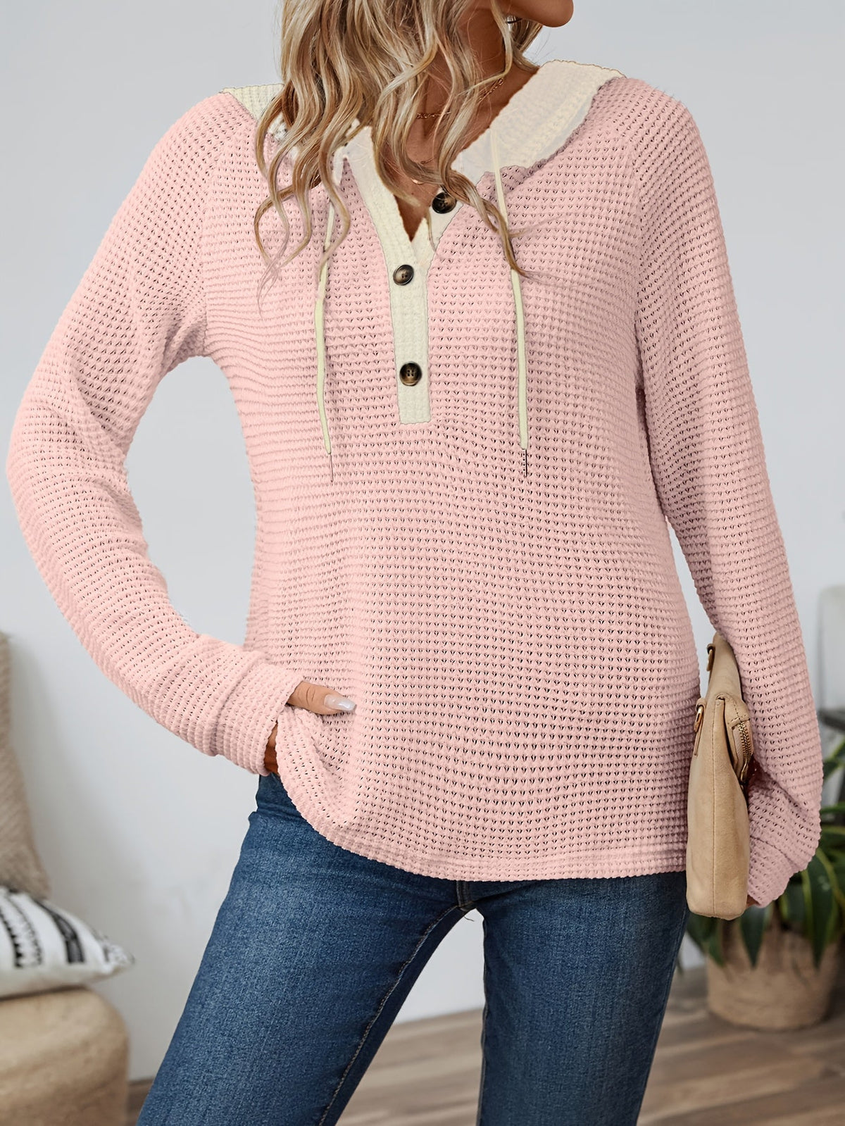 Pull gaufré à capuche contrastée — Amielle Paris
