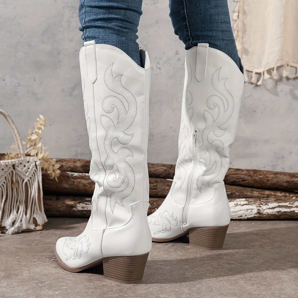 Bottes western hautes à broderies — Amielle Paris