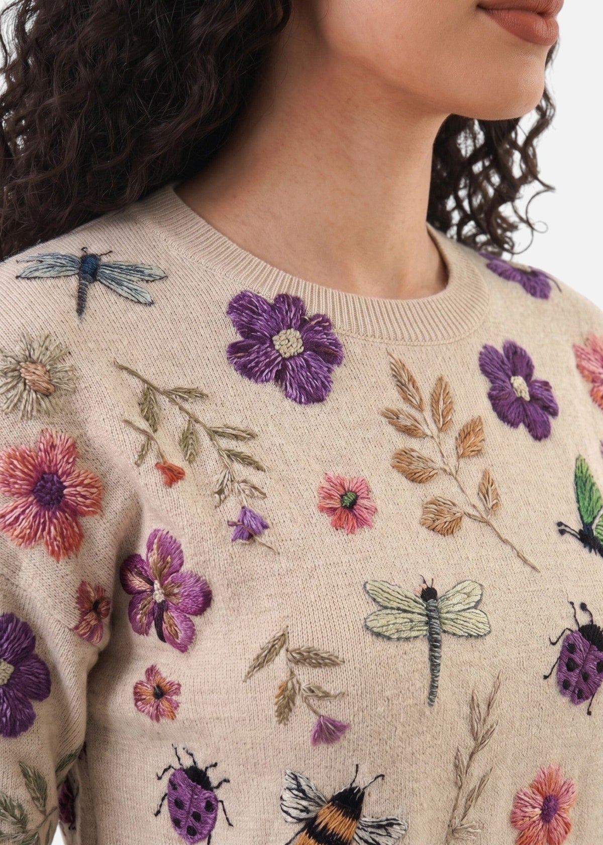 Pull à broderies florales et col rond — Amielle Paris