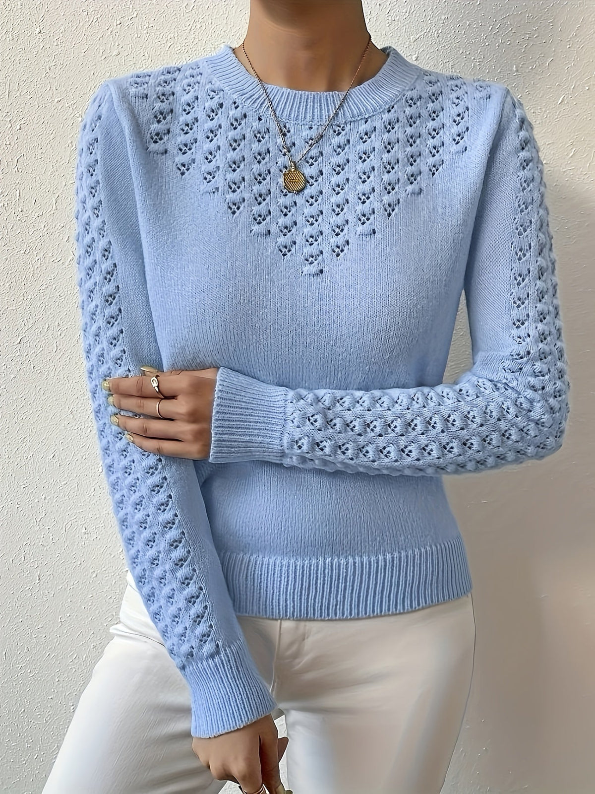 Pull ajouré à col rond et détails en dentelle — Amielle Paris