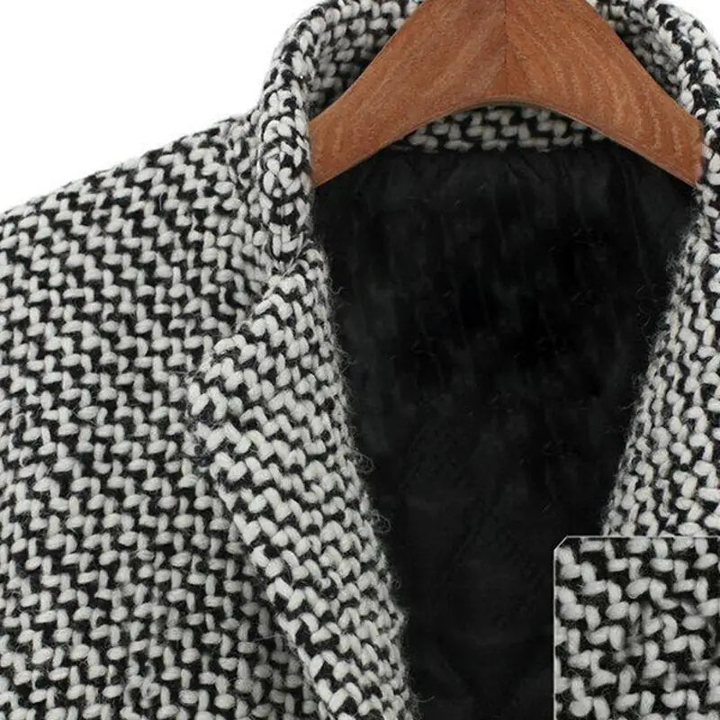 Paula — Manteau long texturé à coupe structurée — Amielle Paris