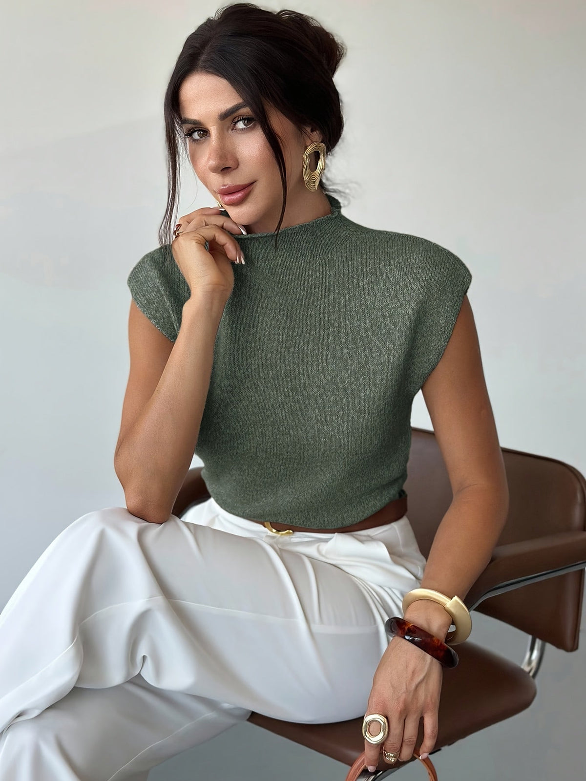 Pull sans manches à col cheminée — Amielle Paris