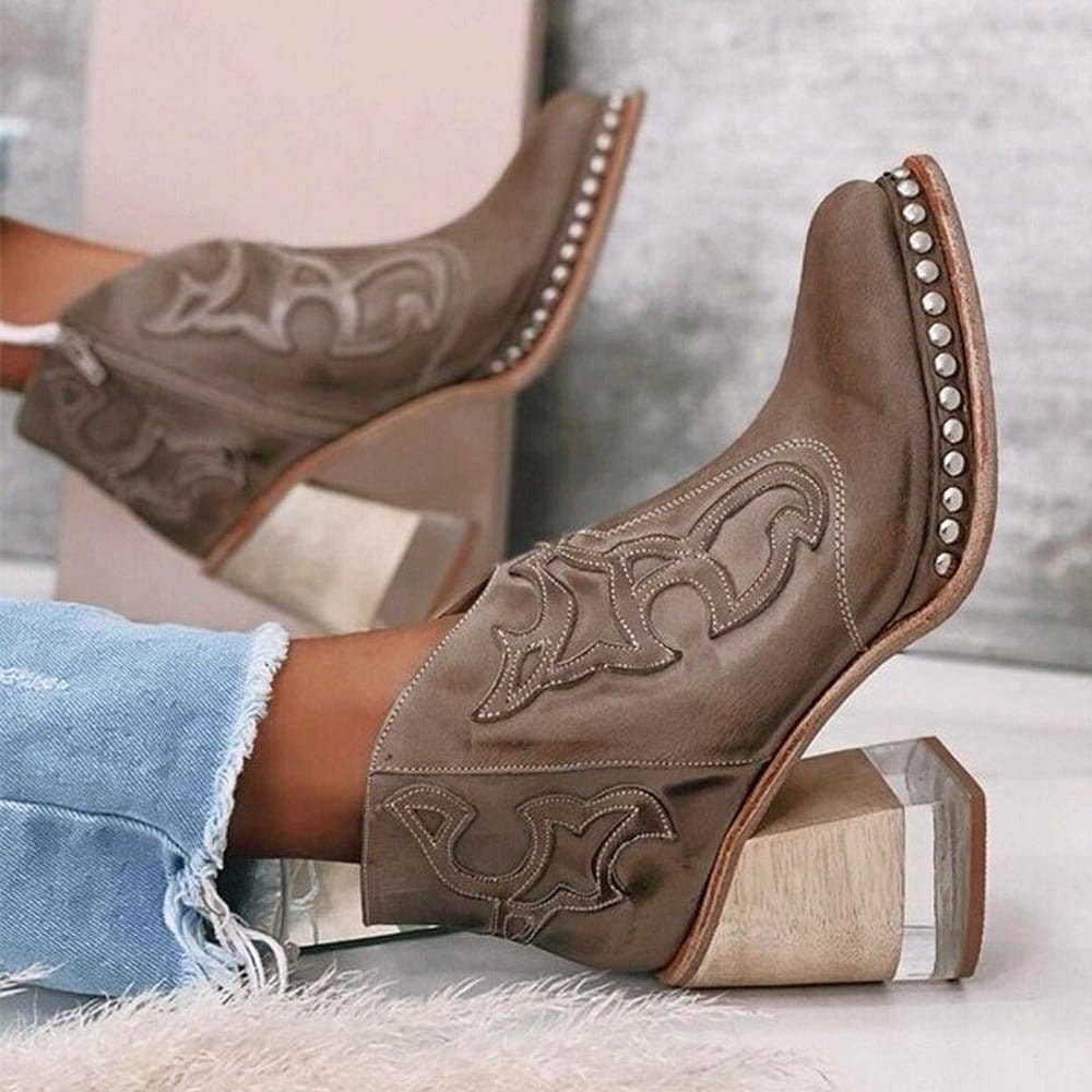 Bottines western brodées à clous — Amielle Paris
