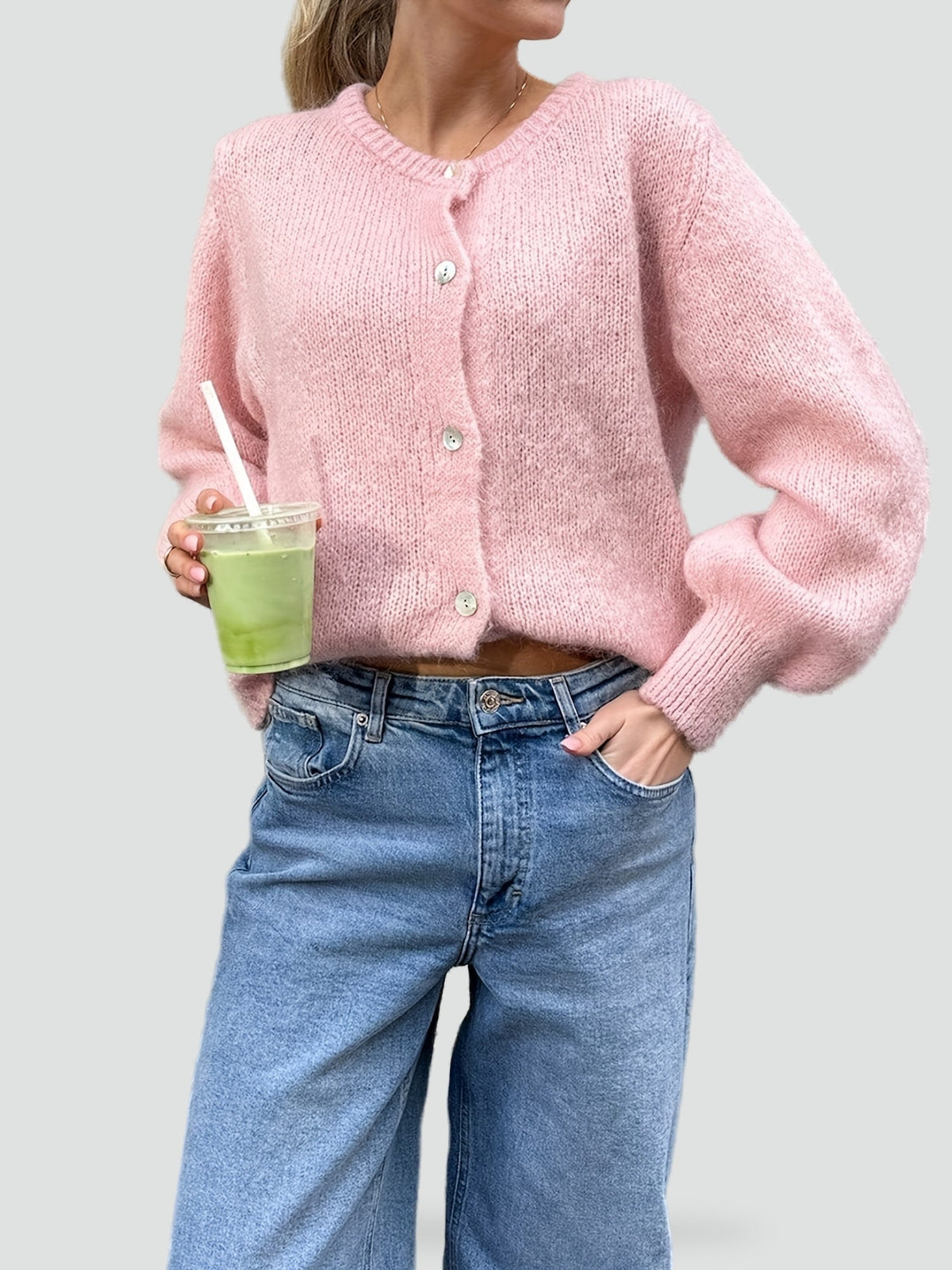 Gilet en maille boutonné à encolure ronde — Amielle Paris