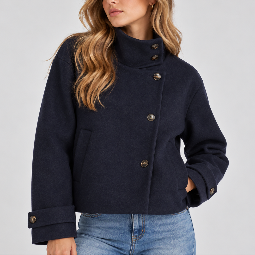 Veste courte à col montant et boutons décalés — Amielle Paris