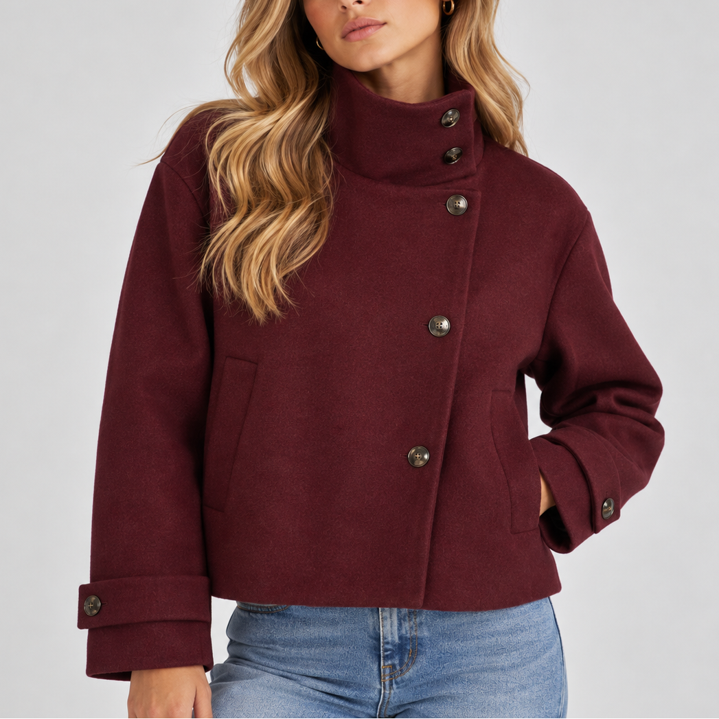 Veste courte à col montant et boutons décalés — Amielle Paris