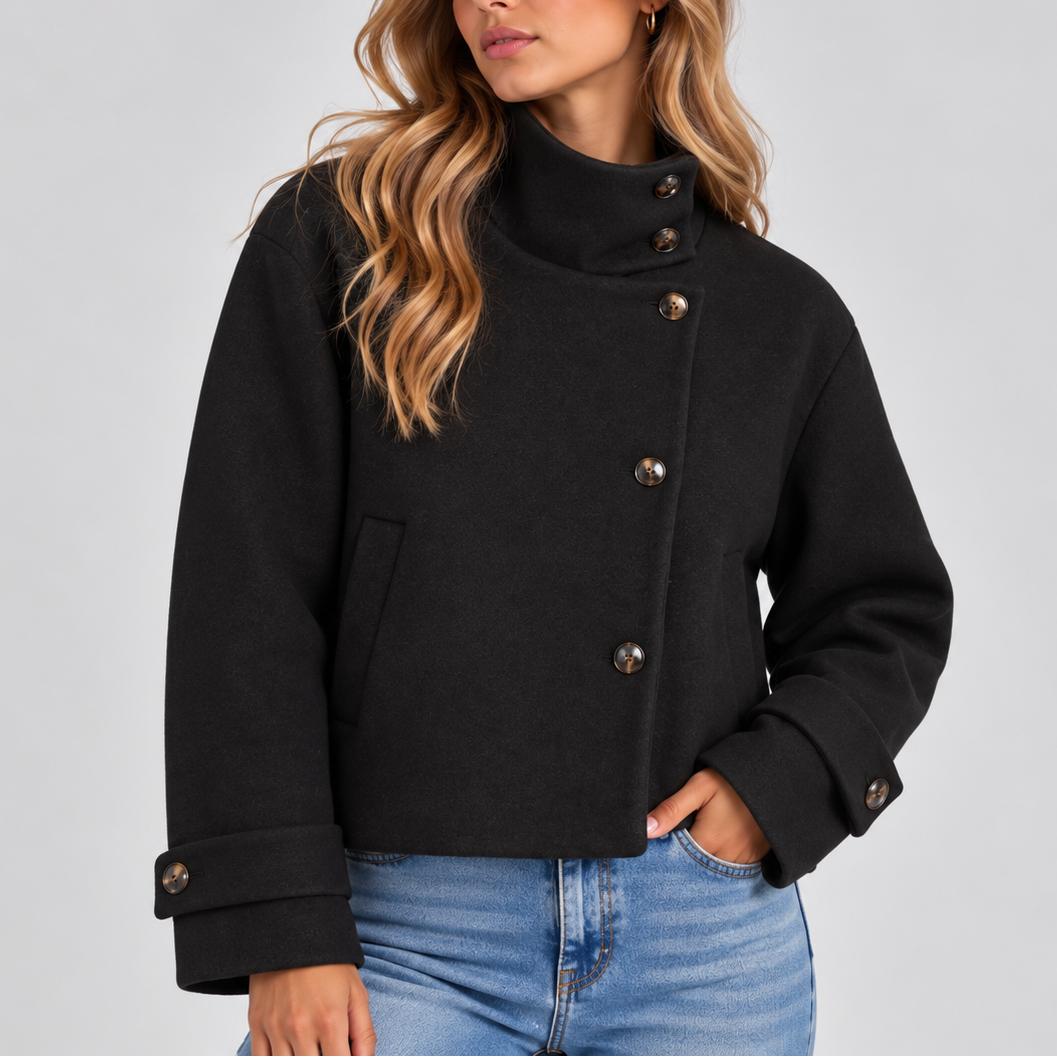 Veste courte à col montant et boutons décalés — Amielle Paris