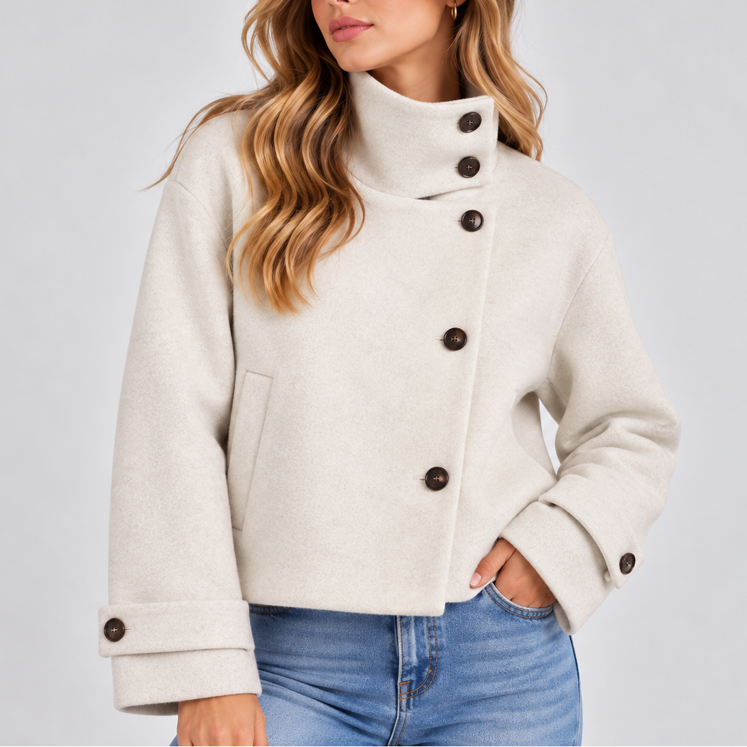 Veste courte à col montant et boutons décalés — Amielle Paris