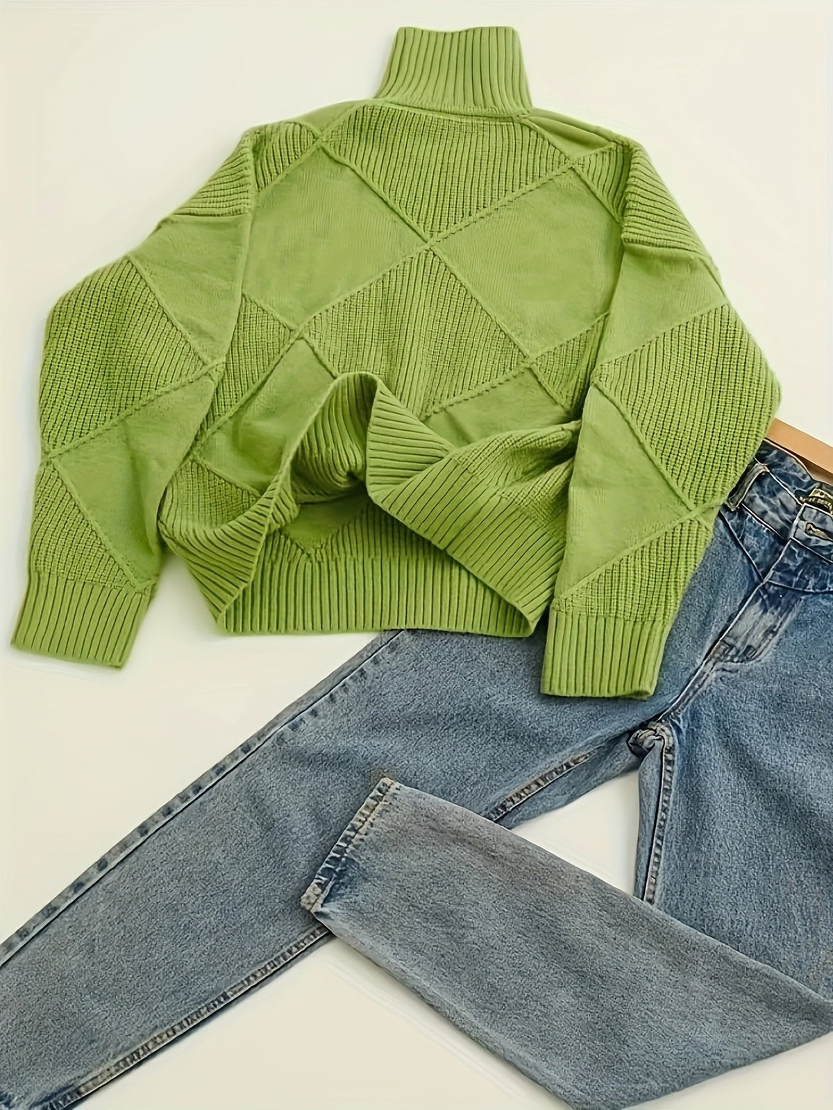 Pull à col roulé et maille à losanges — Amielle Paris