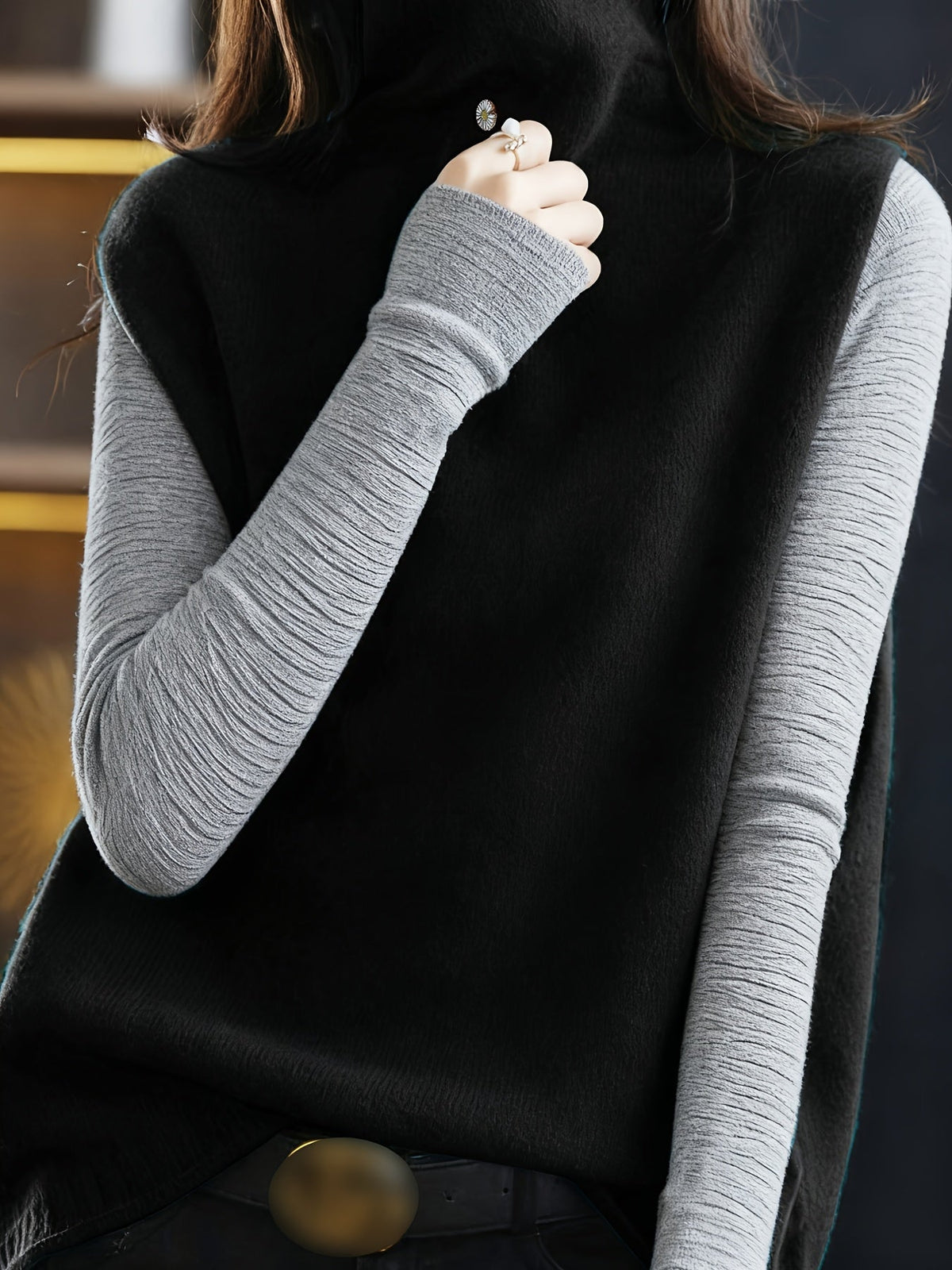 Gilet sans manches drapé à col montant — Amielle Paris