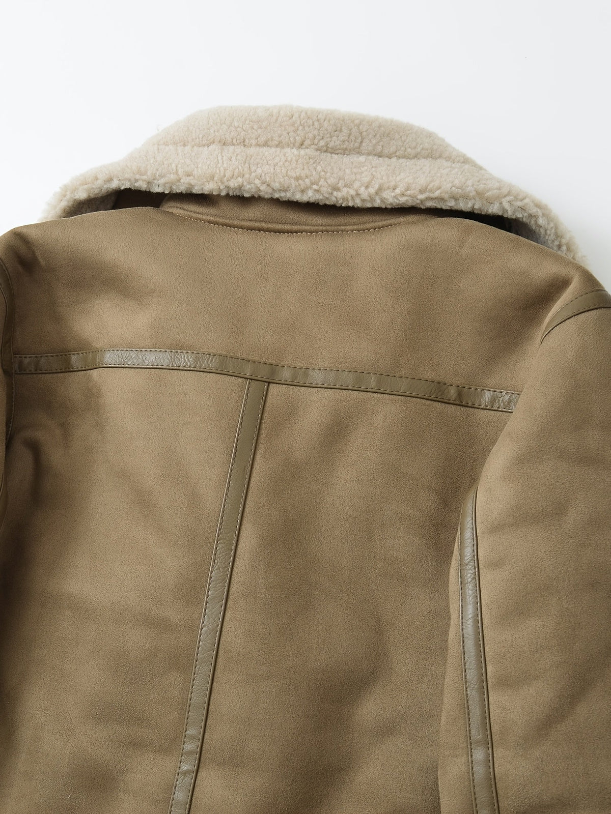 Veste courte ceinturée à doublure effet peau lainée — Amielle Paris